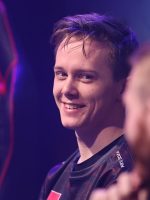 GustavQQ